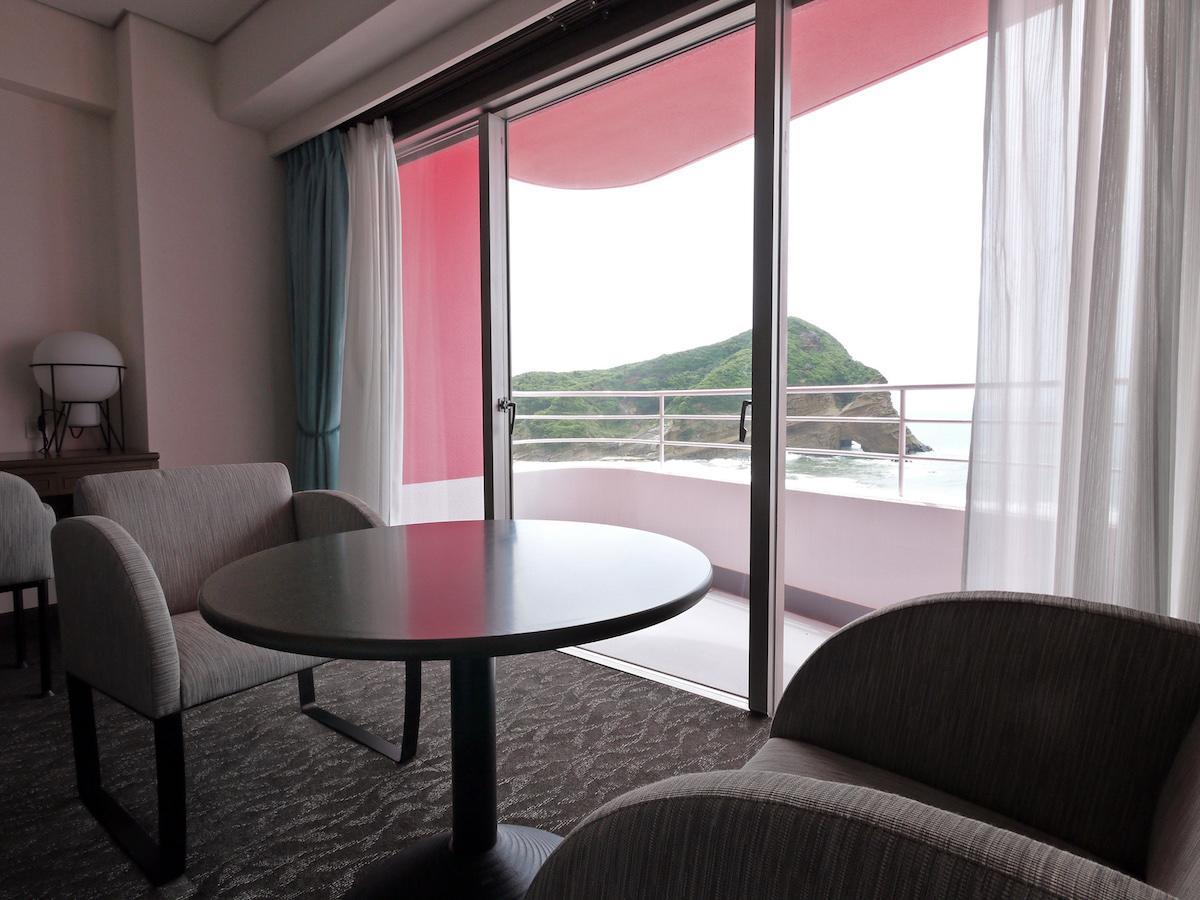 Tanegashima Iwasaki Hotel Минамитанэ Экстерьер фото